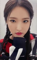 LOONA HULA HOOP Olivia Hye Member Photocard.png (477 KB)