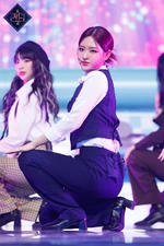 220425 Queendom 2 Naver Shake It Olivia Hye 2.png (1.56 MB)