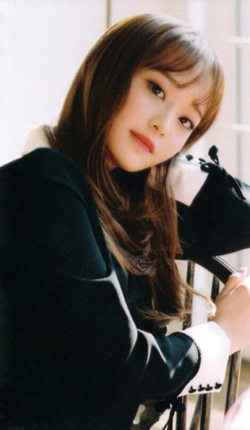 LOONA ゴウォン シネマセオリー Saw this at the LOONA wiki at the LOONA Cinema Theory page