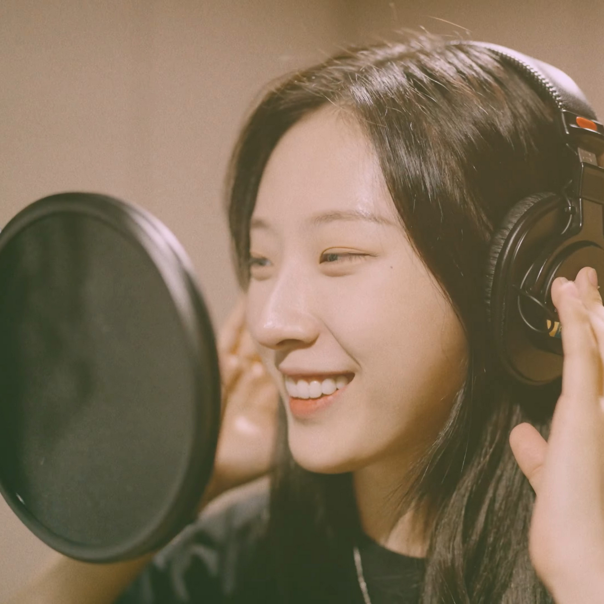 Plastic Candy | LOOΠΔ Wiki | Fandom