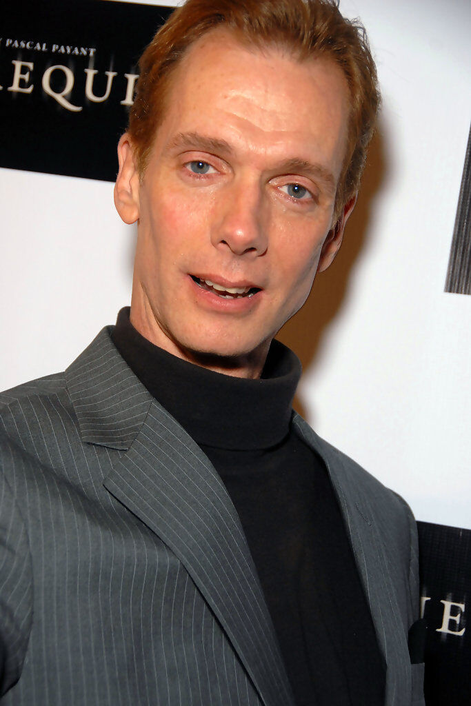 Doug Jones (actor) - Wikipedia