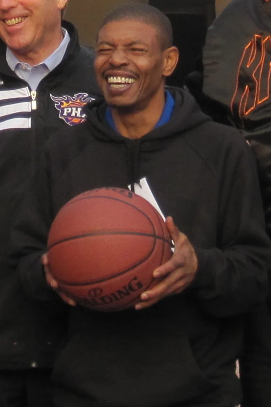 Muggsy Bogues Looney Tunes Wiki Fandom