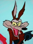 Bransford maintains his early 1960s traits as much as possible in the cheaper mid-1960s Roadrunners, as this moment in the Rudy Larriva-directed "Hairied and Hurried" shows.