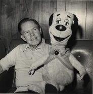 DsGlETJVsAAwf9L.jpg (178 KB) Daws with a plush of Huckleberry Hound