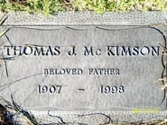 46841788 132470152689.jpg (56 KB) Tom's grave at the Forest Lawn Memorial Park located in Glendale