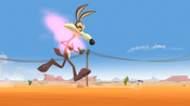 Wile E. growing giant, scaring Road Runner.