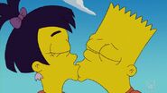 Nikki y Bart besándose
