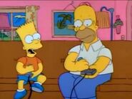 Homero y Bart jugando el videojuego "Super Slugfest"