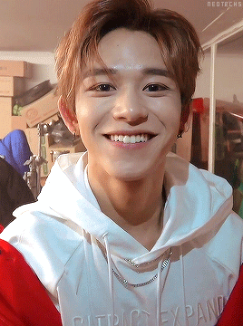Kpop-gif-lucas-Favim.com-7187863.gif