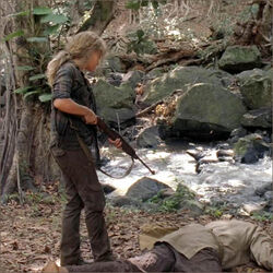6x05-g6-2-Claire.jpg