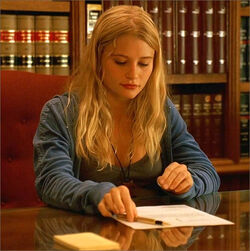 1x10-fb4-6-Claire.jpg