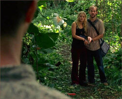 1x10-g9-2-Claire-Charlie.jpg