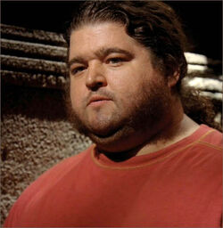 6x05-g12-4-Hurley.jpg