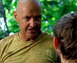 1x07-g1-4-Locke-Charlie.jpg