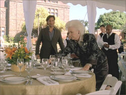 6x11-g6-1-Desmond-Eloise.jpg