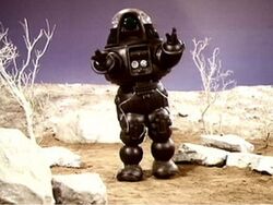 LOST IN SPACE MOVIE WAR OF THE ROBOTS CARD R1 LOST IN SPACE MOVIE WAR OF THE ROBOTS CARD R1