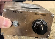 73577085938 3B40C6CB-3649-4749-AB35-A2866DDCD553.jpg (482 KB) A regular Magic Box without a volume knob.