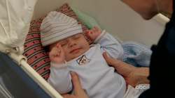 5x09-baby-ethan