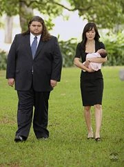 Hurley e  visitano la tomba di 