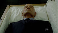 5x06 Locke'sDeadBody