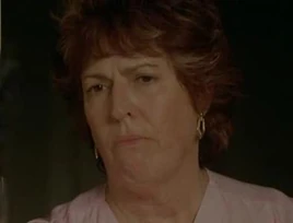 5x13-evelyn-krankenschwester