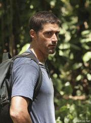 Jack开始怀疑起货船上人们的动机了。 