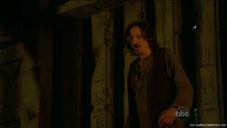 Lennon wird Zeuge von  Mord an 