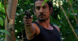 5x15 Sayid shoots