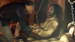 Wróg Jacoba uwalnia Ricardo z łańcuchów 