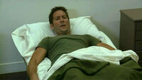 4x05 Des in bed