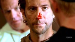 Desmond se disculpa ante el Hermano Campbell, después de la violenta visita de Derek.