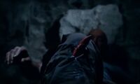 S05E05-Locke leg fracture