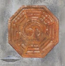 El logo de La Tempestad en la entrada de la estación.