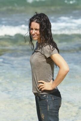 Lost-The-Last-Recruit-Evangeline-Lilly-as-Kate-20-4-10-kc