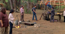 Die Gruppe ist geschockt von  plötzlichem Tod.