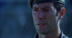 Desmond recuerda los militares