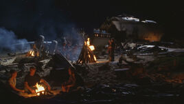 1x01-Camp motif