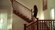 4x04 Escalier.jpg (165 kio) (Mères ennemies)