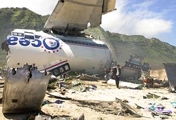 Os destroços do voo 815.