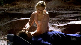 Shannon se lamente sur le corps de 