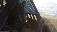 L'interno della tenda di Sawyer, dall'episodio Il lupo