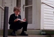 Der achtjährige James schreibt den Brief