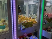 Claw machine.jpg (49 KB) original image used by Sally.