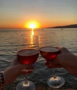 Quiéreme5.jpeg (633 KB) Image used by Chris Network.