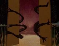 Czatownik zatrzaskujący Bramy Morii w filmie z 1978 roku