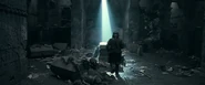 Gimli running to Balin's tomb in the The Fellowship of the Ring film