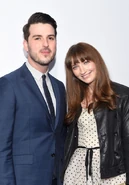 Elizabeth avec Isaac.jpg (69 kio)