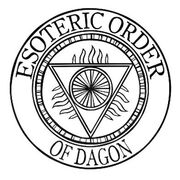 Emblema con el texto "Orden Esotérica de Dagón" en inglés.