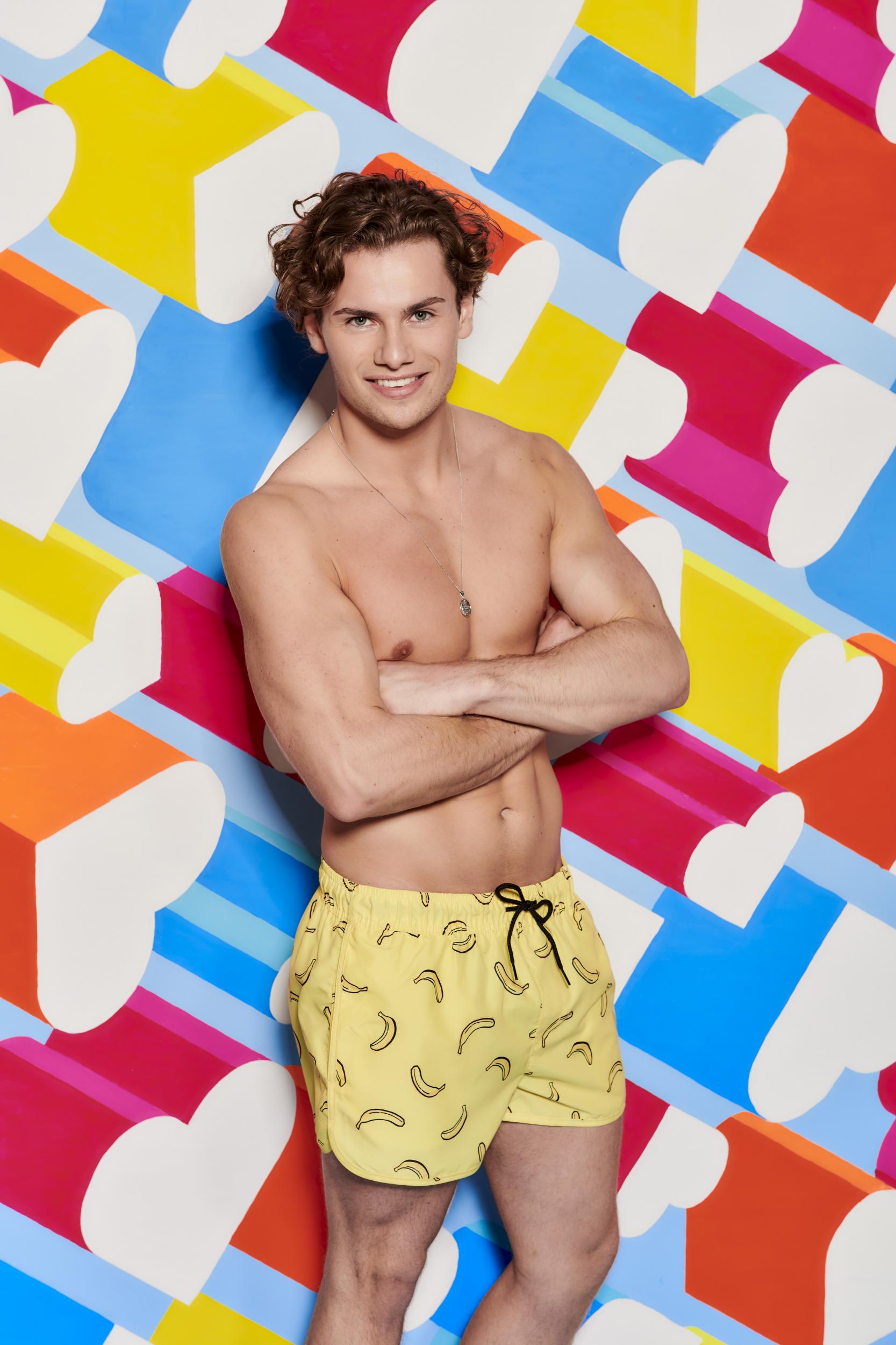 Love Island (Season 4), Love Island Wiki