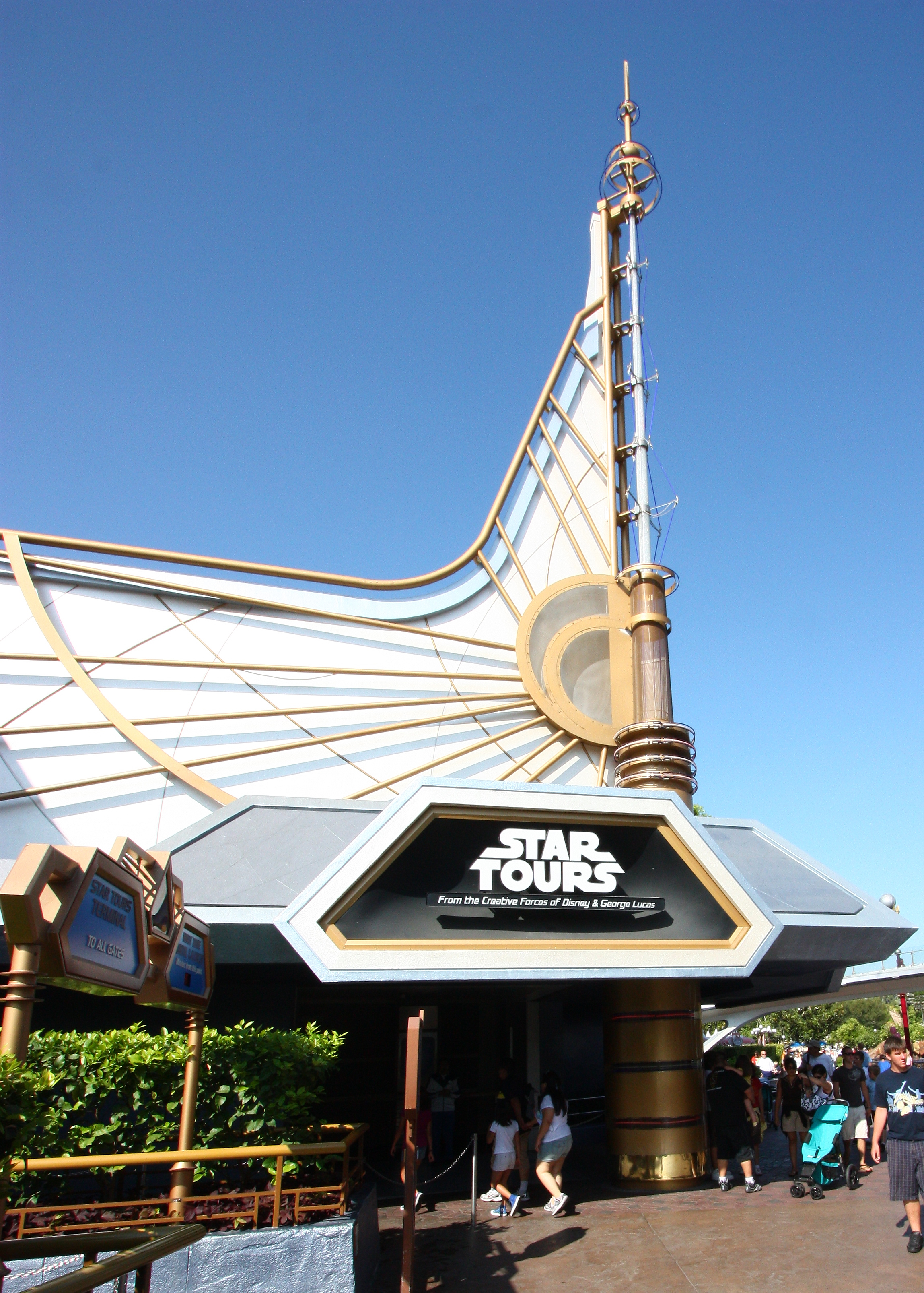 Disney Star Tours Star Wars 3T-RNE ラスト1 Amazon.com: Disney Star Tours Star Wars 3T-RNE : Toys & Games